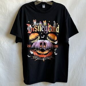 Black Disneyland Mickey Mouse and friends Halloween T-shirt, size XL